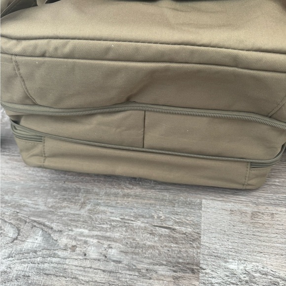 BEIS Green Canvas Backpack - Picture 2 of 3